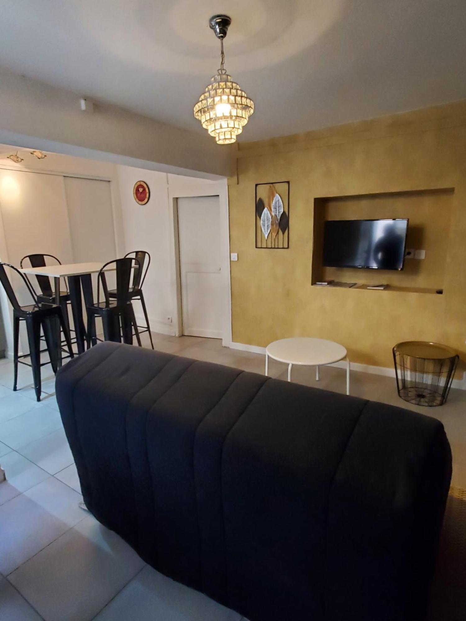 Republique Centre Apartment Каркасон Екстериор снимка
